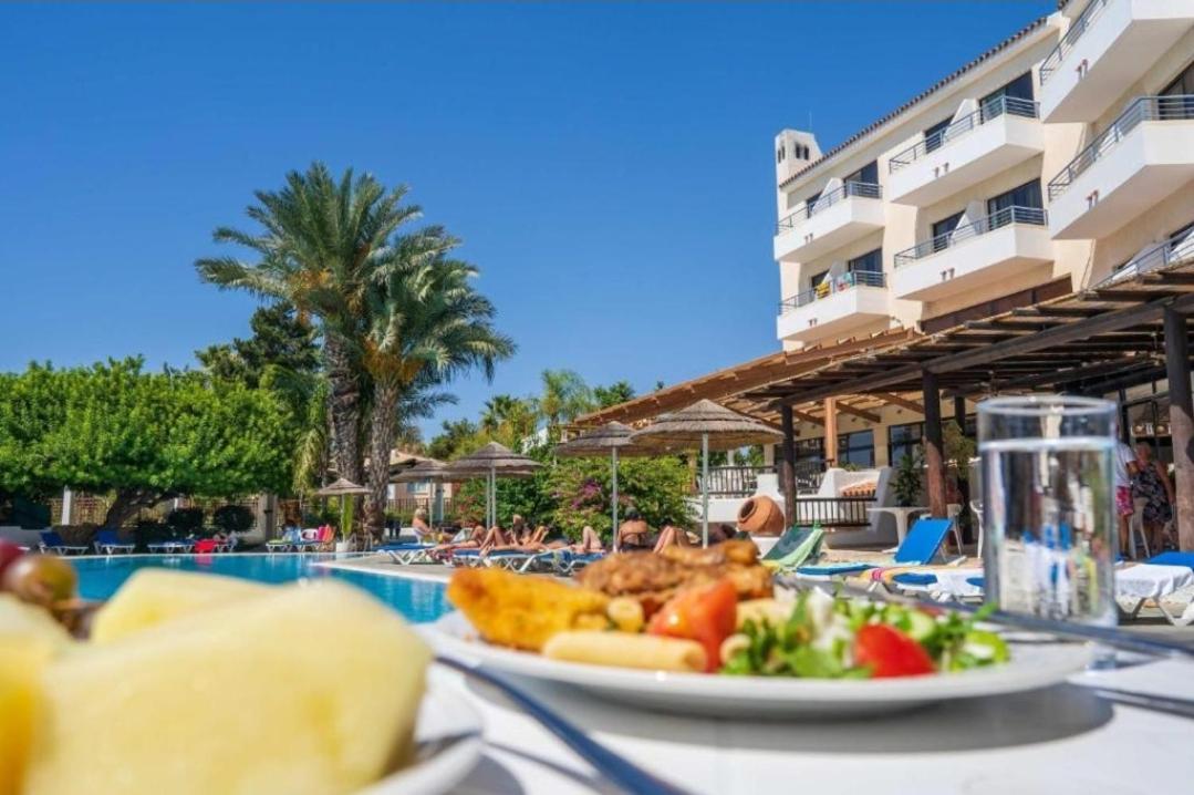 Nice Holiday Apartment Paphos Exterior photo